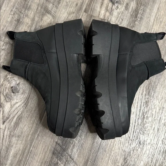 UGG Women's Brisbane Black Platform Chelsea Boots Cabincore Winter Whimsigoth 10 - Picture 4 of 10